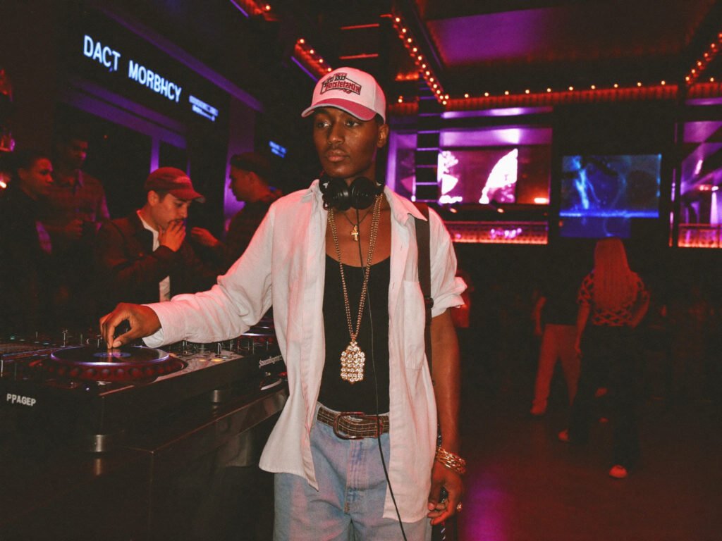Friday night DJ set